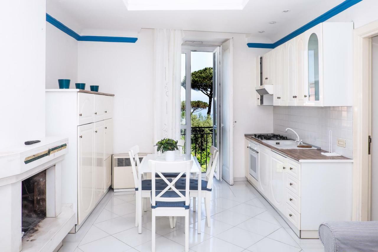 "White Mermaid" - Sorrento Downtown Sea View Apartment 外观 照片